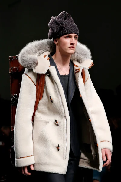 Look 29